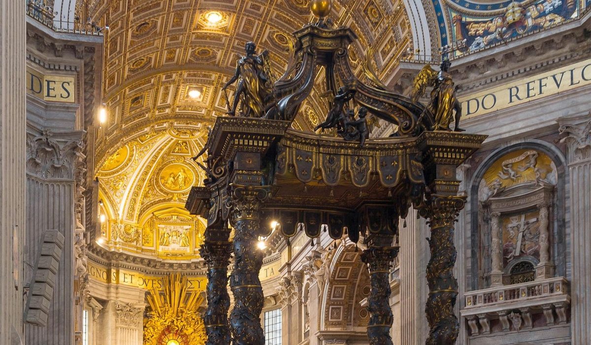 Vatican Highlights Tour 12 baldachin-895045_1920